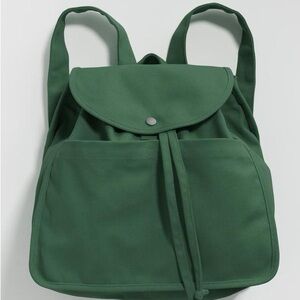 baggu drawstring canvas backpack bag in eucalyptus